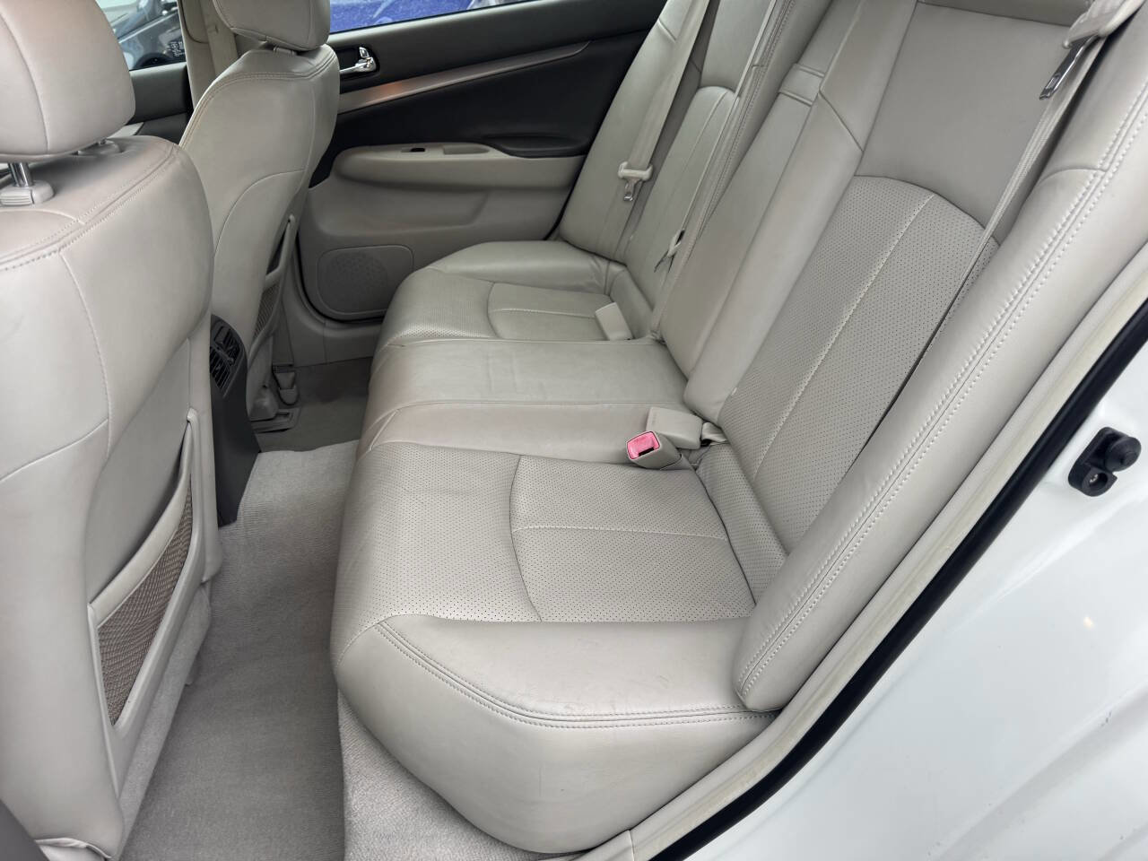 Used 2011 INFINITI G37 x w/ Premium Pkg image 23