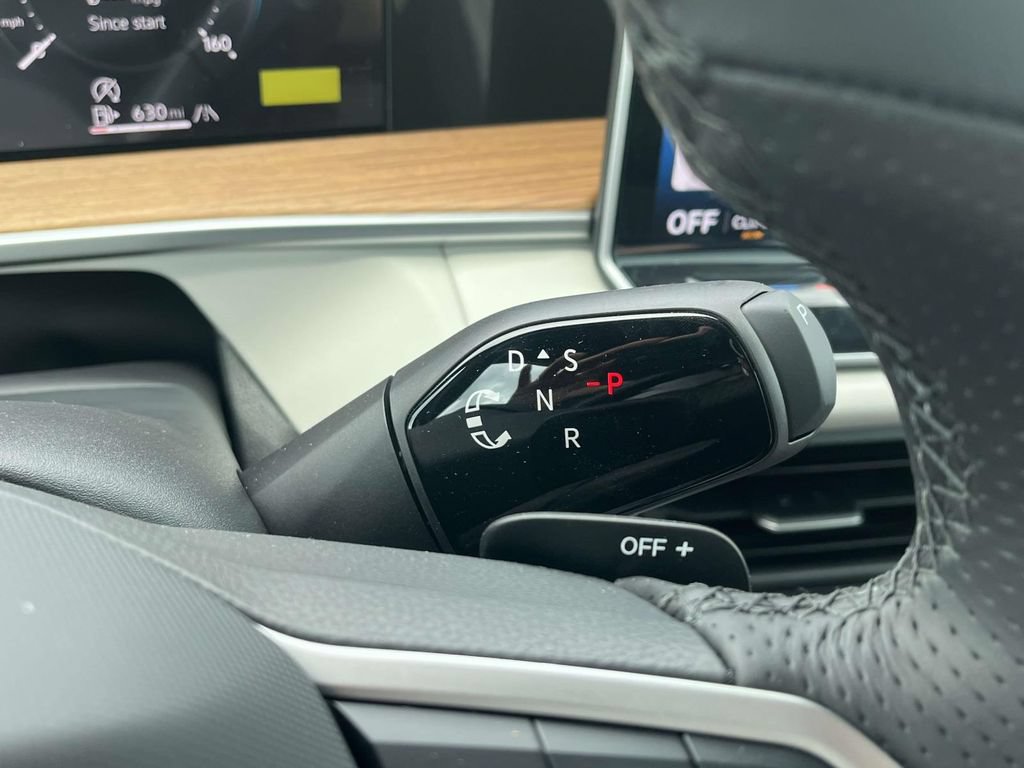 New 2026 Volkswagen Tiguan SEL R-Line AWD/4WD image 17