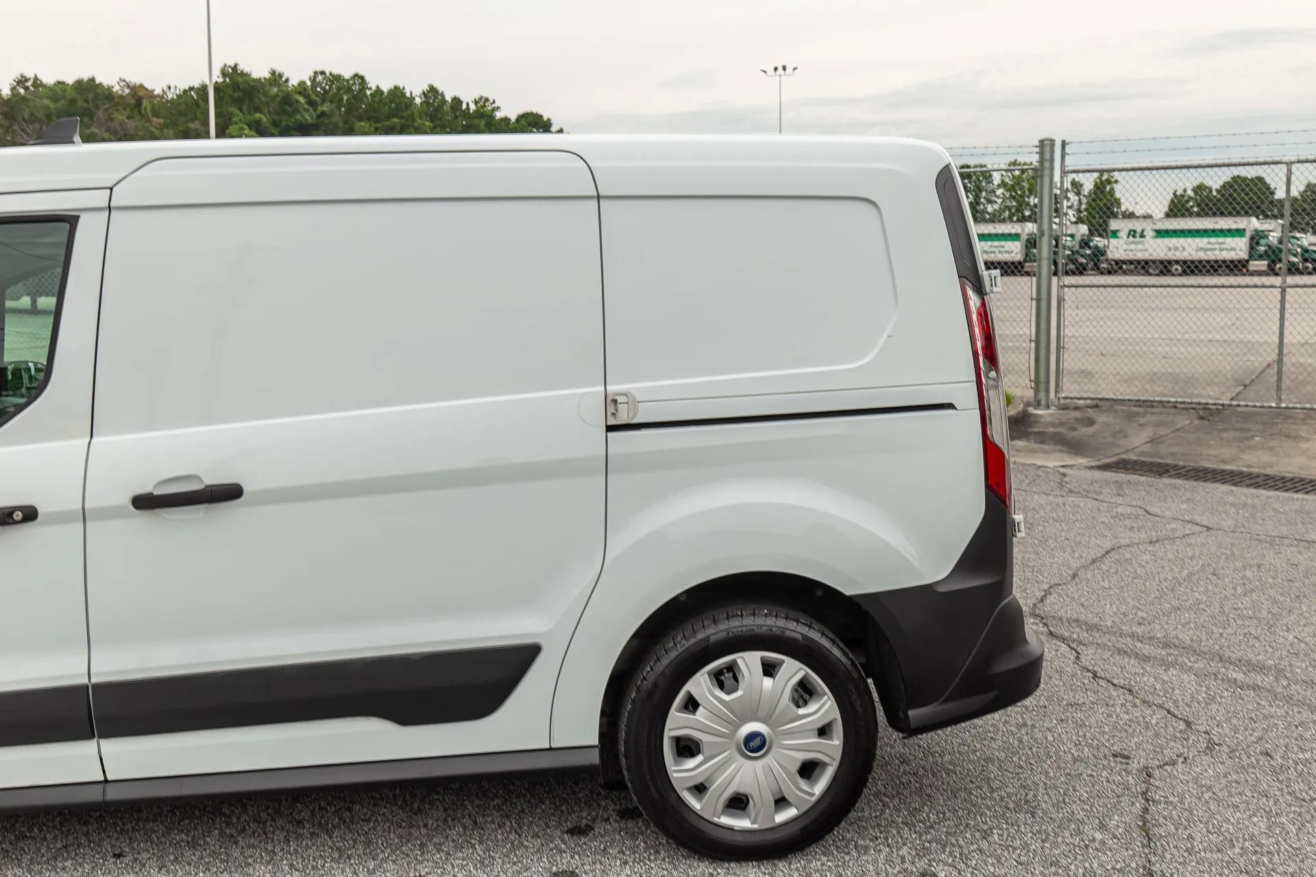 Used 2023 Ford Transit Connect XL image 10
