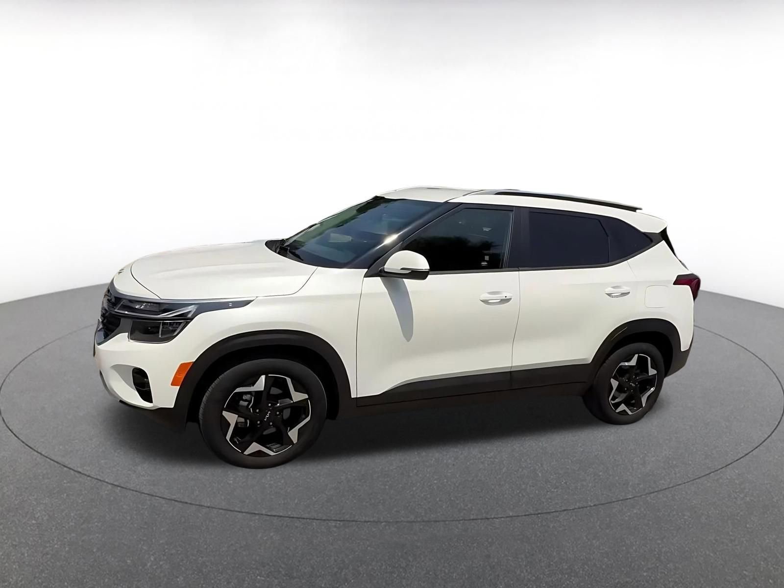 Used 2025 Kia Seltos S FWD image 8