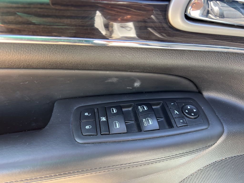 Used 2018 Jeep Grand Cherokee Overland image 12