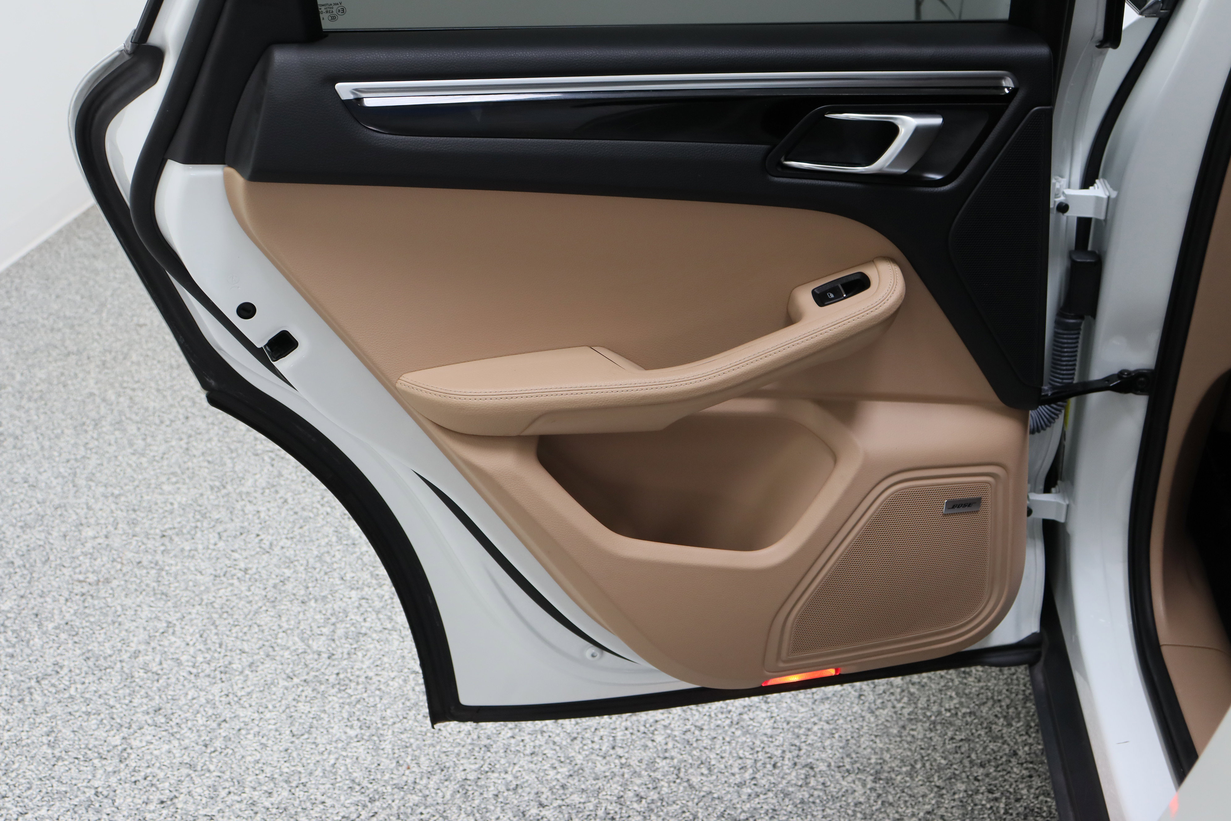 Used 2023 Porsche Macan S image 28