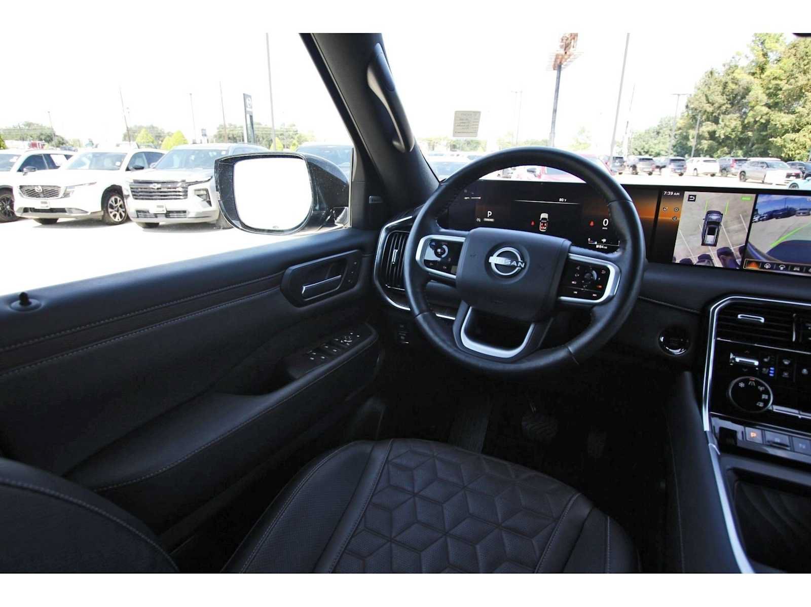 Used 2025 Nissan Armada Platinum RWD image 6