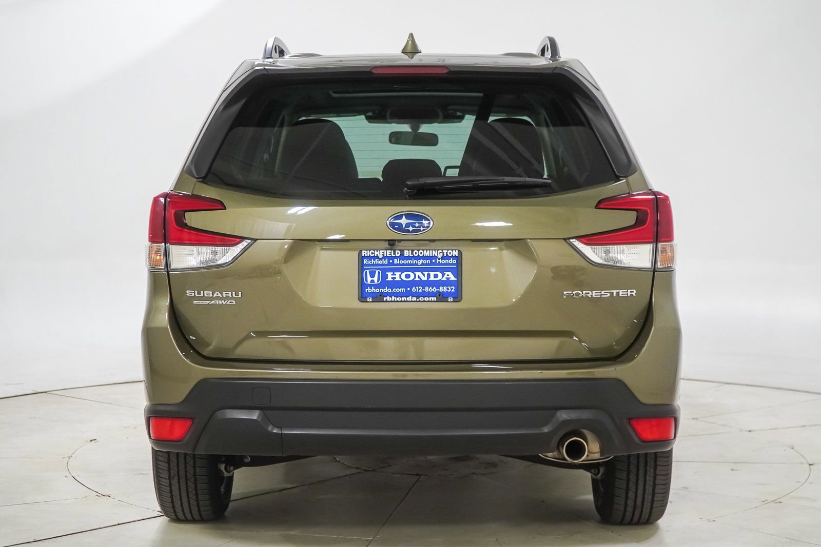 Used 2023 Subaru Forester Limited AWD/4WD image 9