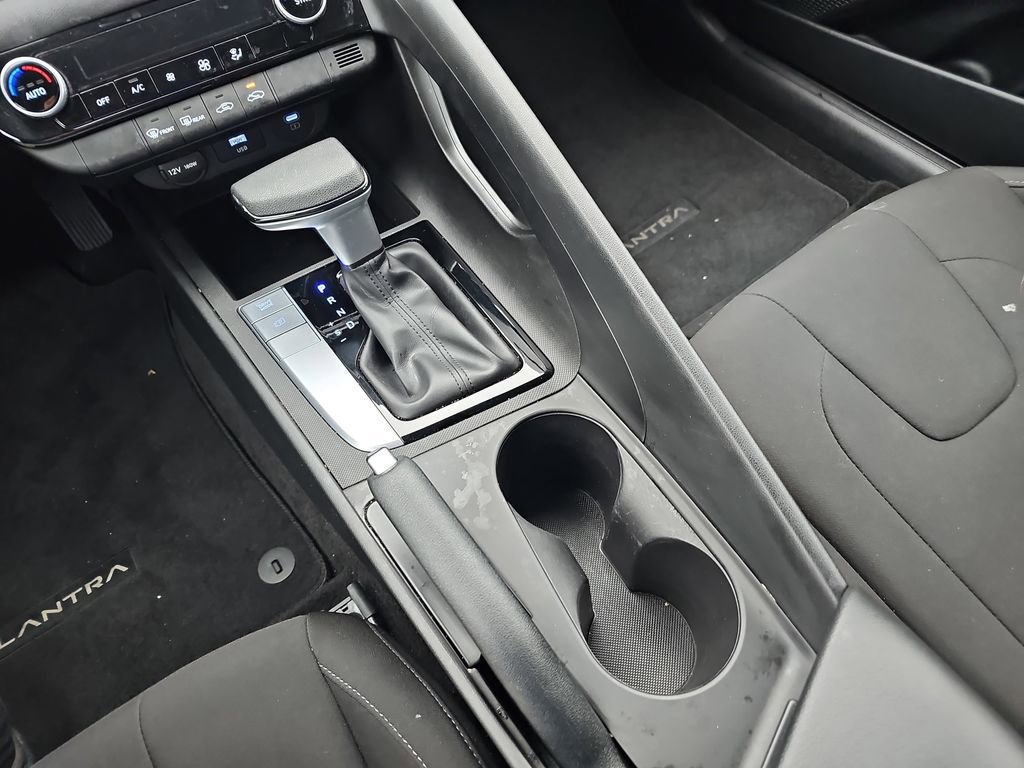 Used 2024 Hyundai Elantra SEL image 27