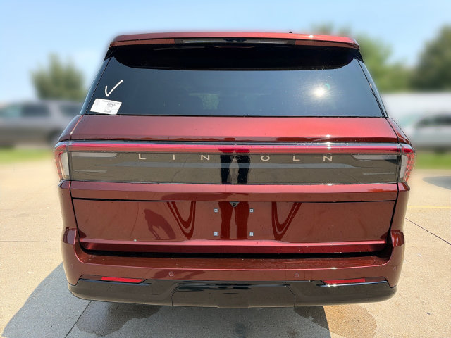 New 2027 Lincoln Navigator Reserve AWD/4WD image 7