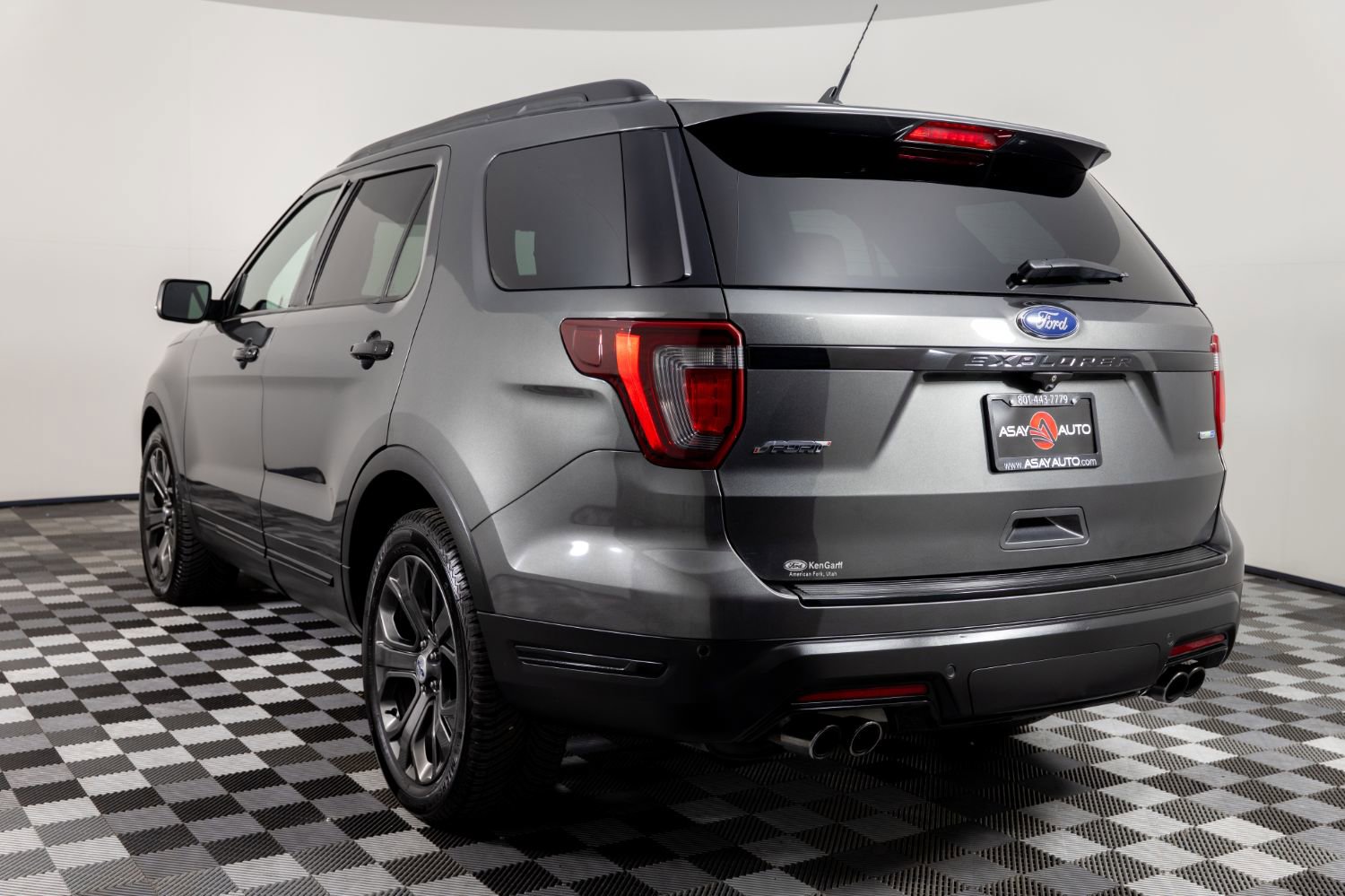Used 2018 Ford Explorer Sport w/ Equipment Group 401A image 5