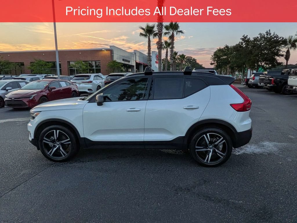 Used 2022 Volvo XC40 T5 R-Design w/ Advanced Package AWD/4WD image 7