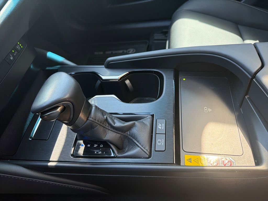 Used 2025 Lexus ES 300h F Sport w/ Accessory Package (Z1) FWD image 33