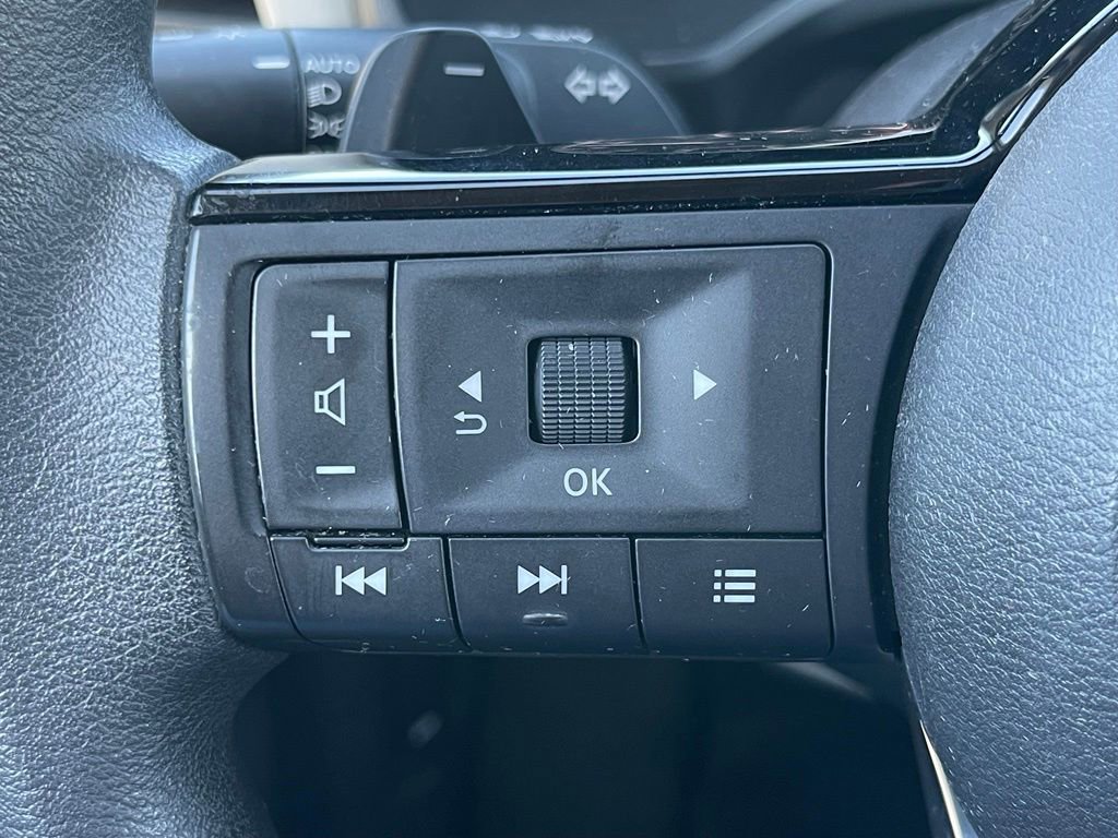 Used 2023 Nissan Rogue SV FWD image 19