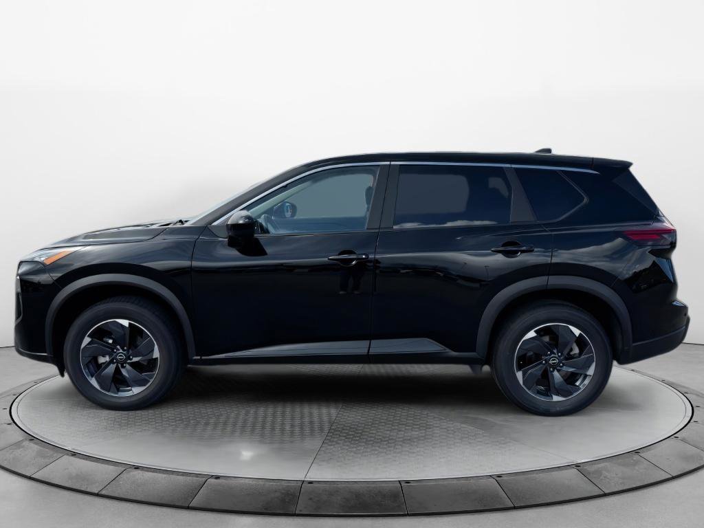 Used 2025 Nissan Rogue SV AWD/4WD image 2