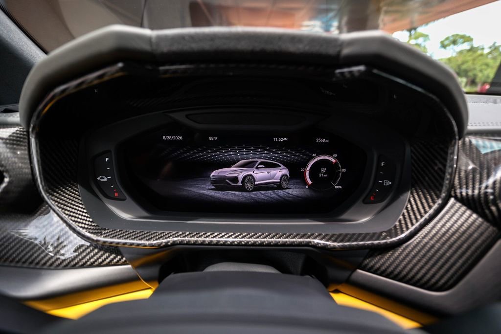 Used 2025 Lamborghini Urus SE AWD/4WD image 65