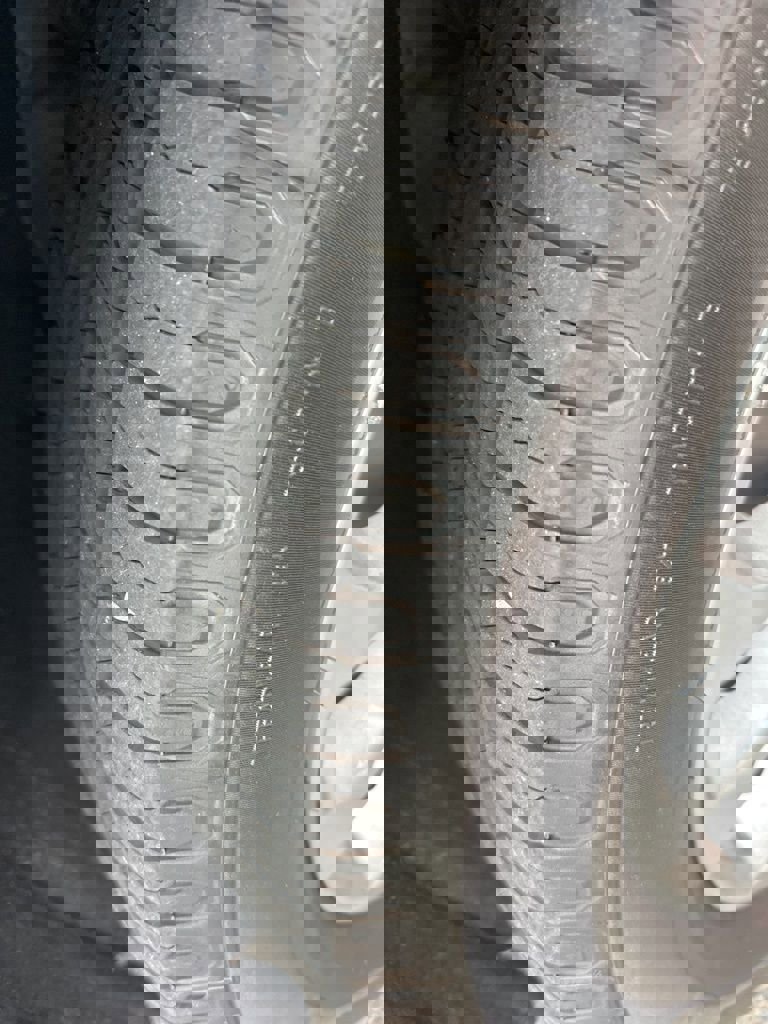 Used 2020 Ford Escape SE image 4