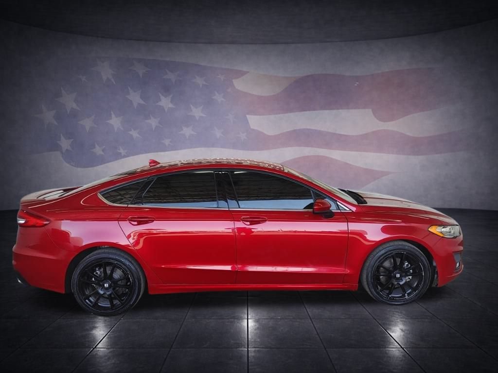 Used 2020 Ford Fusion SE w/ Equipment Group 151A FWD image 7