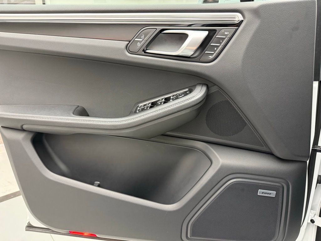 Used 2024 Porsche Macan image 19