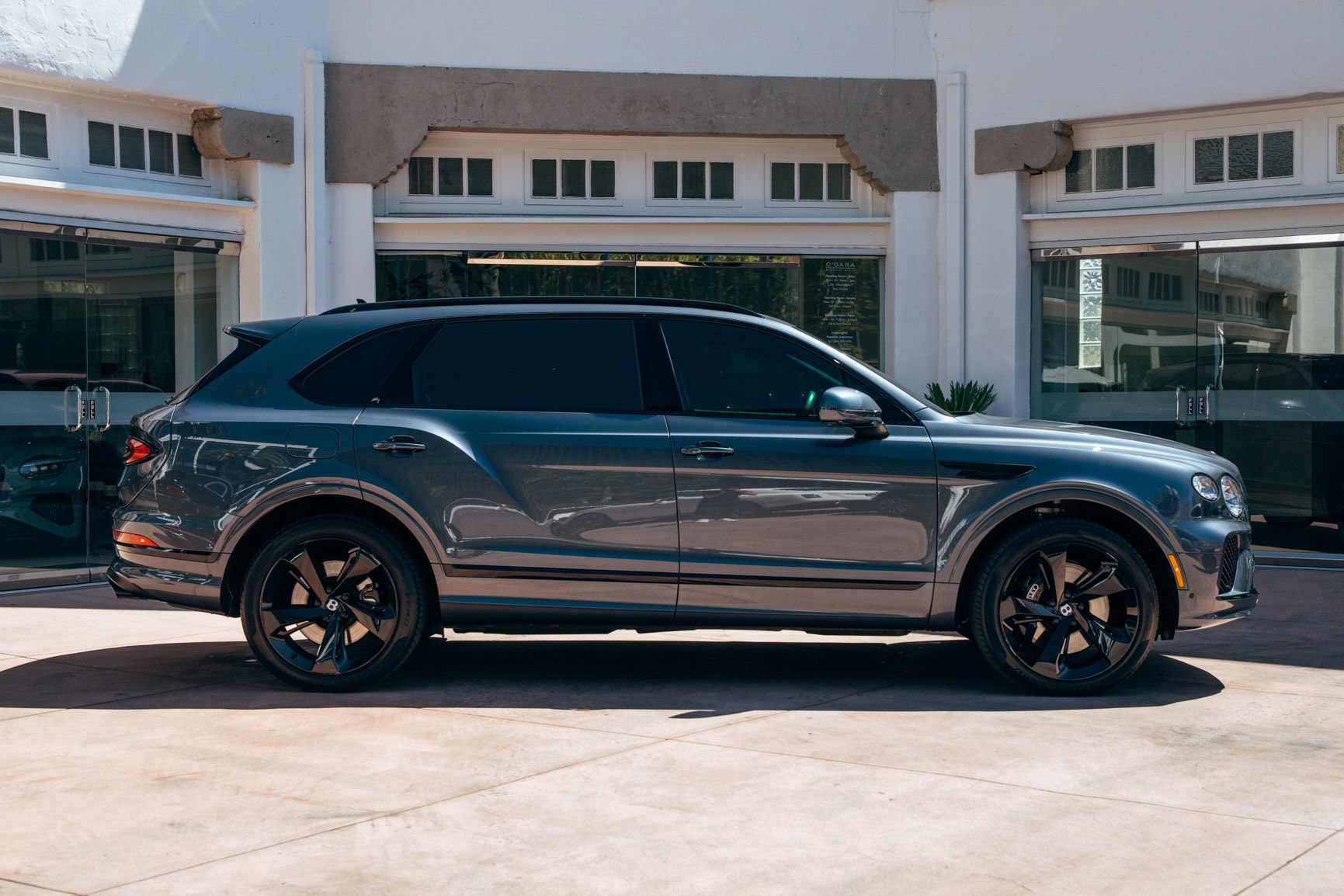 Used 2024 Bentley Bentayga Extended Wheelbase AWD/4WD image 5