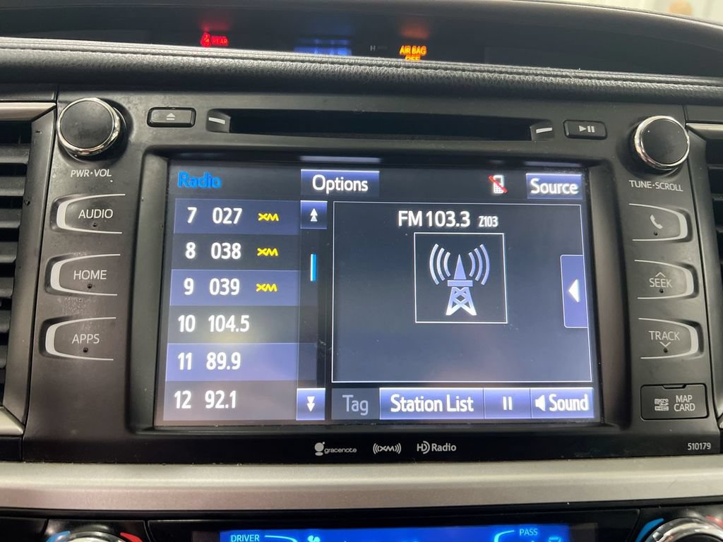 Used 2018 Toyota Highlander XLE AWD/4WD image 14