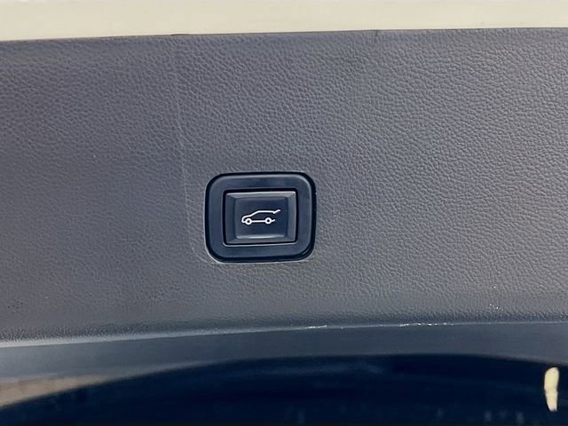 Used 2023 Chevrolet Traverse RS image 26