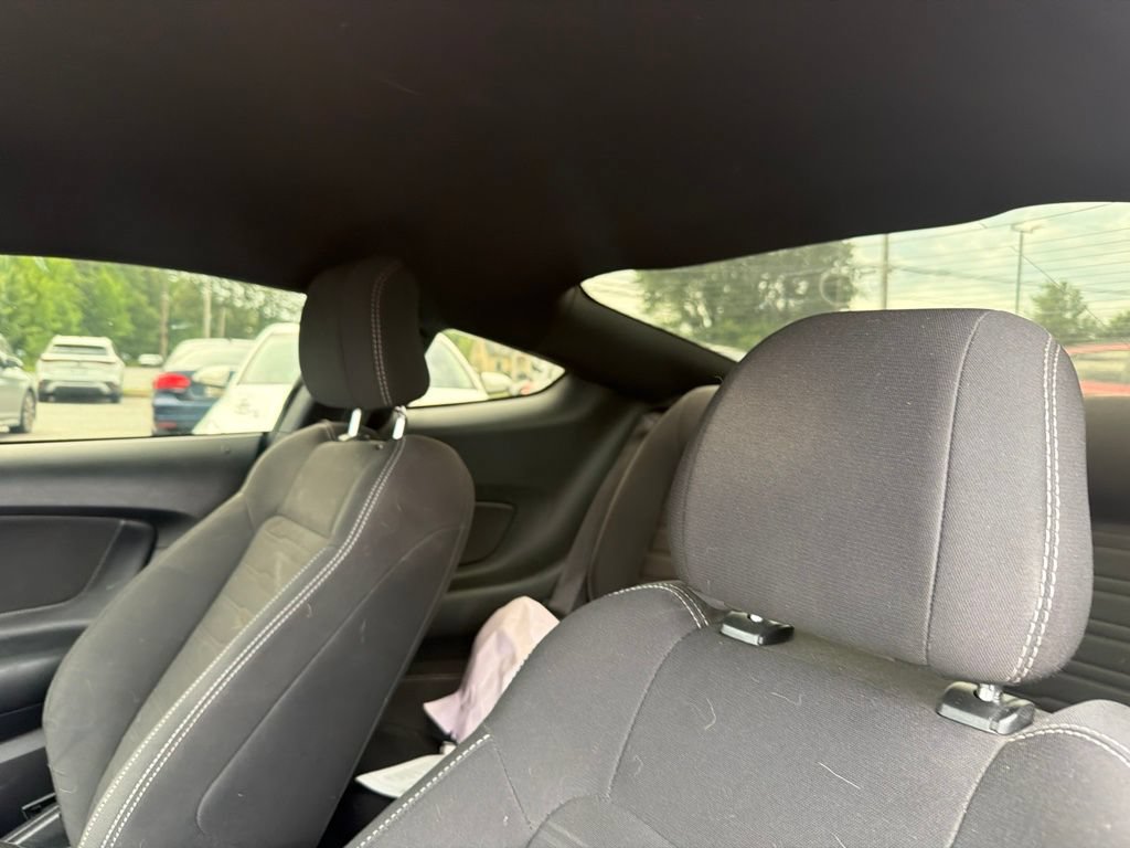Used 2017 Ford Mustang GT RWD image 12