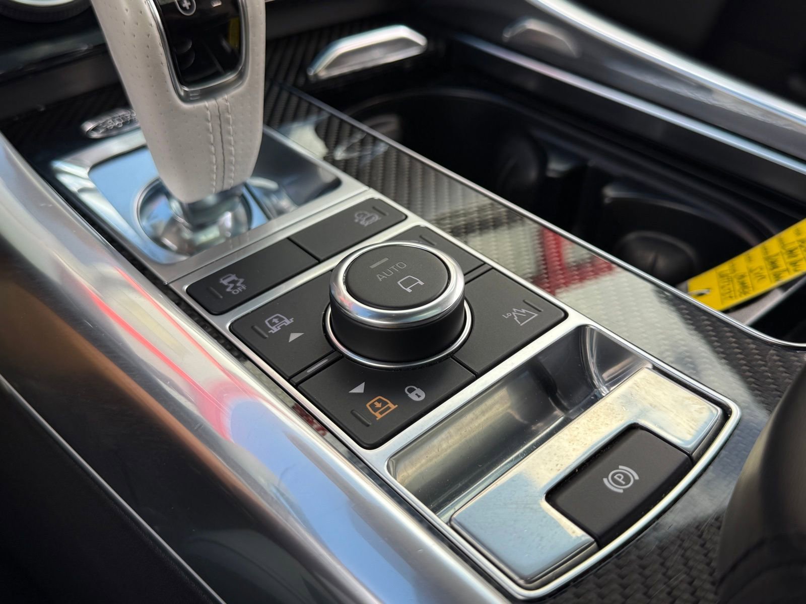 Used 2020 Land Rover Range Rover Sport SVR image 38