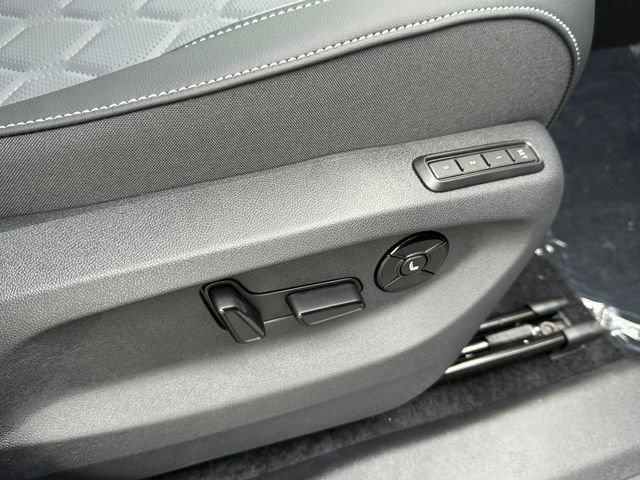 New 2026 Volkswagen Tiguan SEL R-Line AWD/4WD image 11