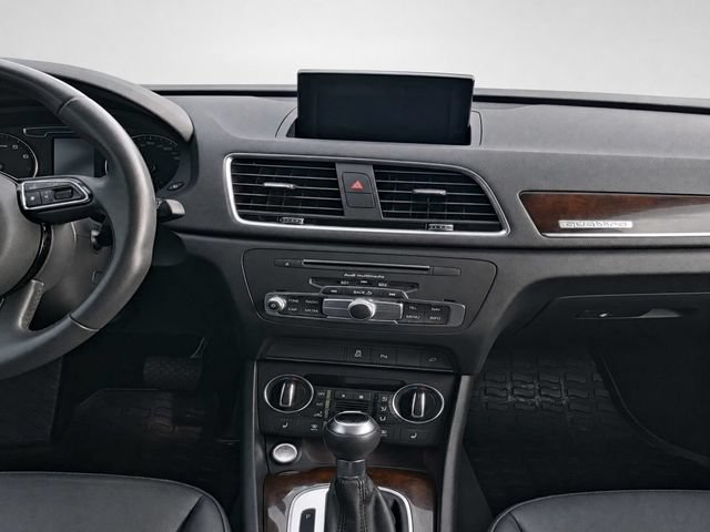 Used 2018 Audi Q3 2.0T Premium Plus w/ Premium Plus Package AWD/4WD image 23