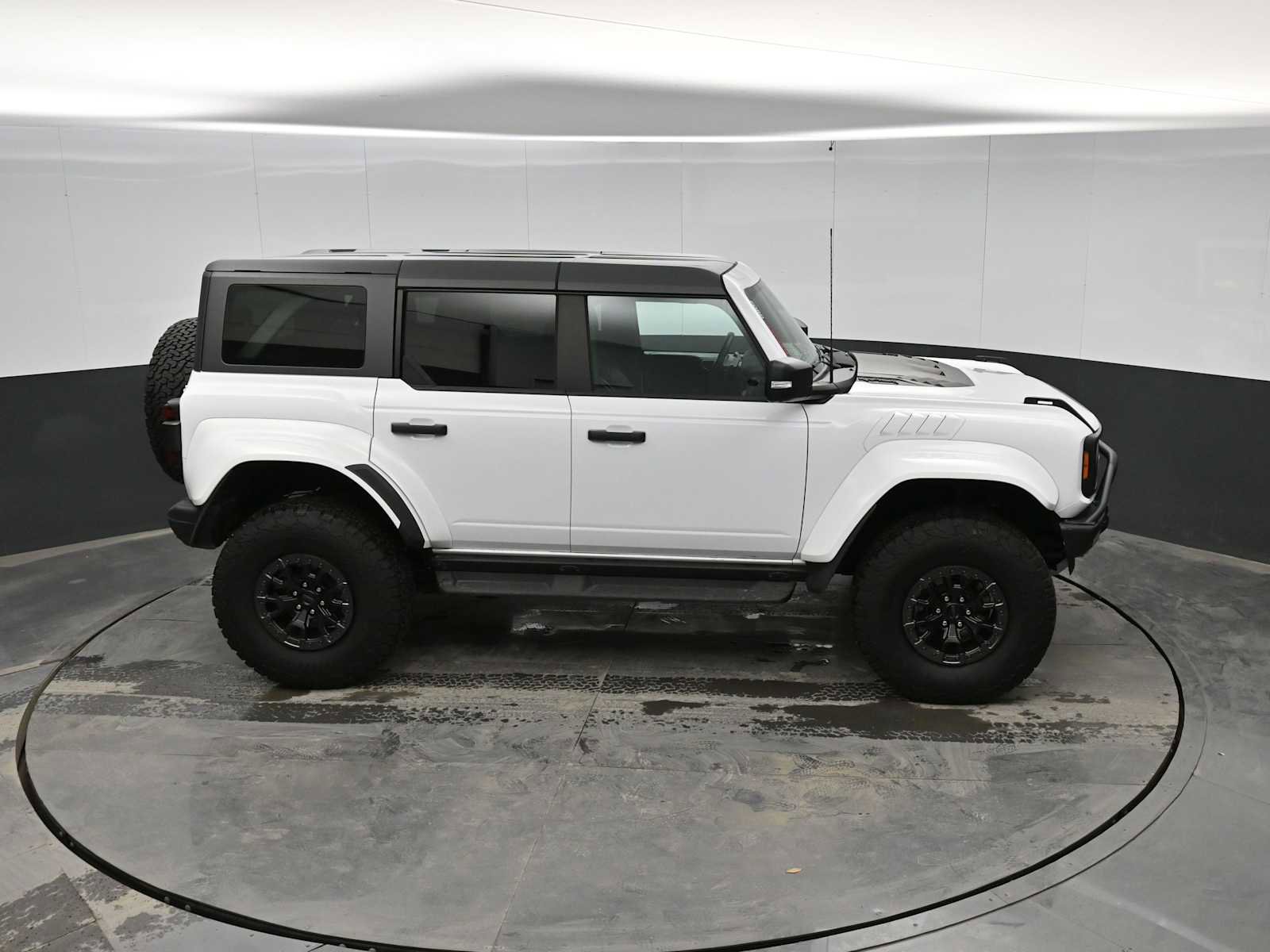 Used 2024 Ford Bronco Raptor w/ Interior Carbon Fiber Pack 6 image 31