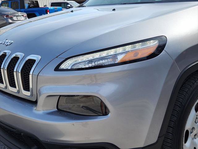 Certified 2017 Jeep Cherokee Sport image 7