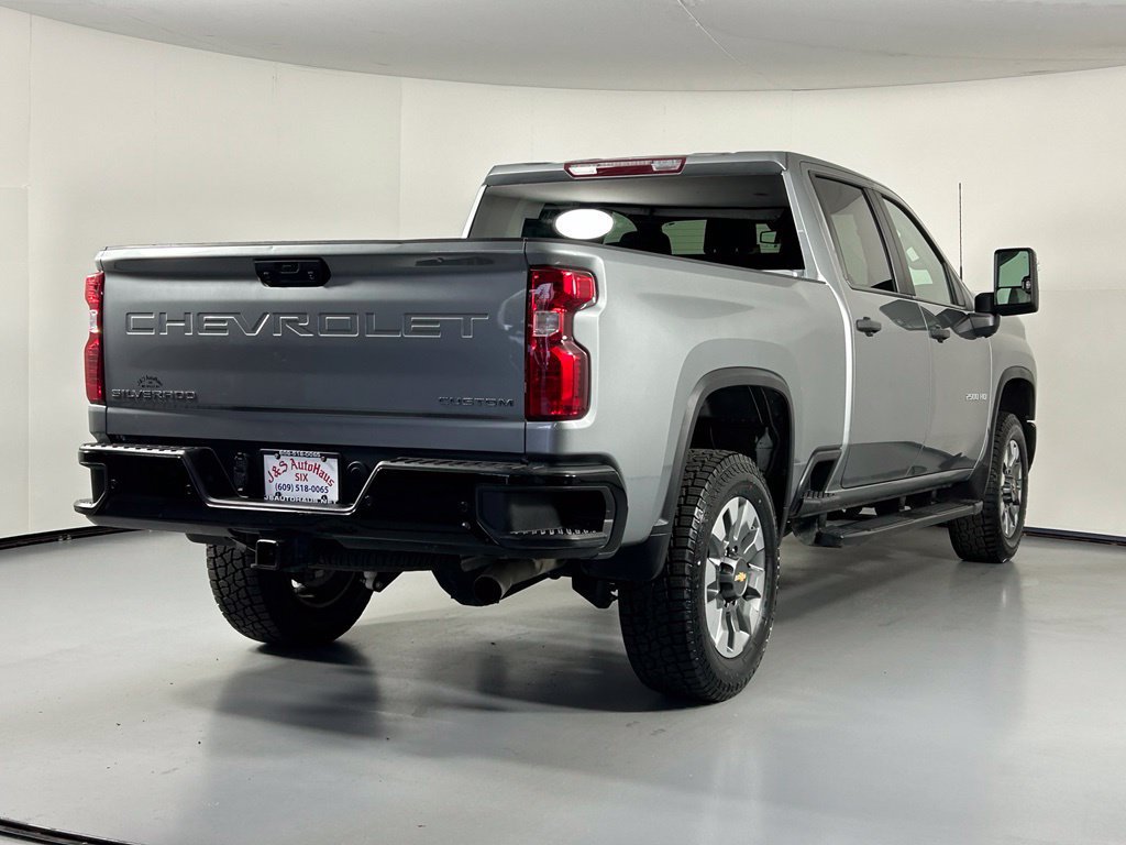 Used 2025 Chevrolet Silverado 2500 Custom w/ Custom Value Package AWD/4WD image 7