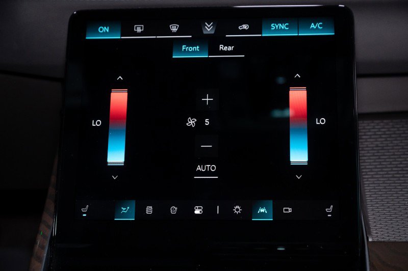 Used 2026 Cadillac Escalade Platinum Sport w/ LPO, ONYX Package AWD/4WD image 25