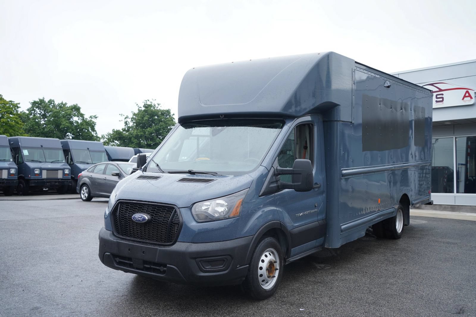 Used 2022 Ford Transit 350 DRW RWD image 6