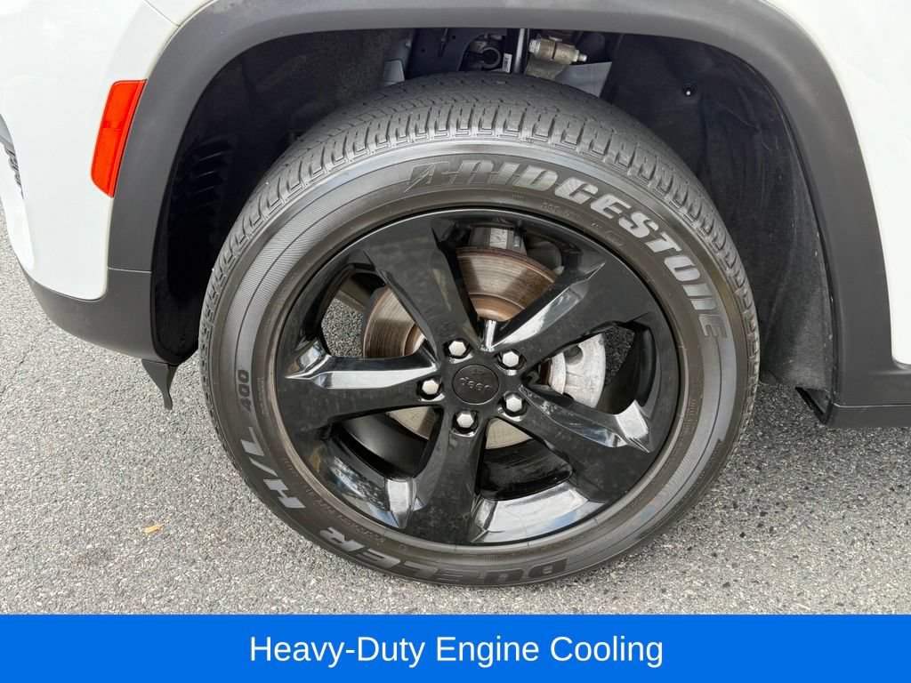 Used 2023 Jeep Grand Cherokee Altitude AWD/4WD image 12