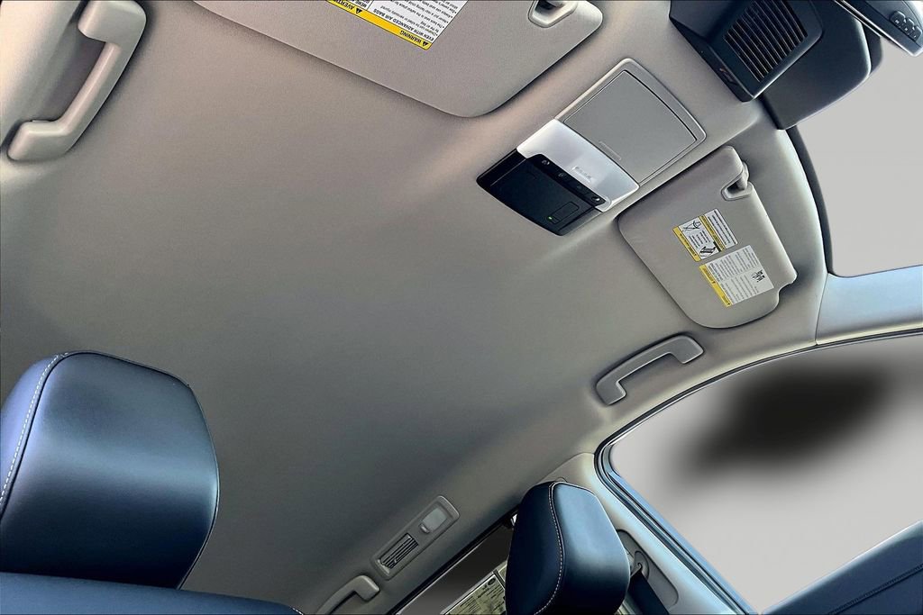 Used 2024 Nissan Pathfinder SL FWD image 22