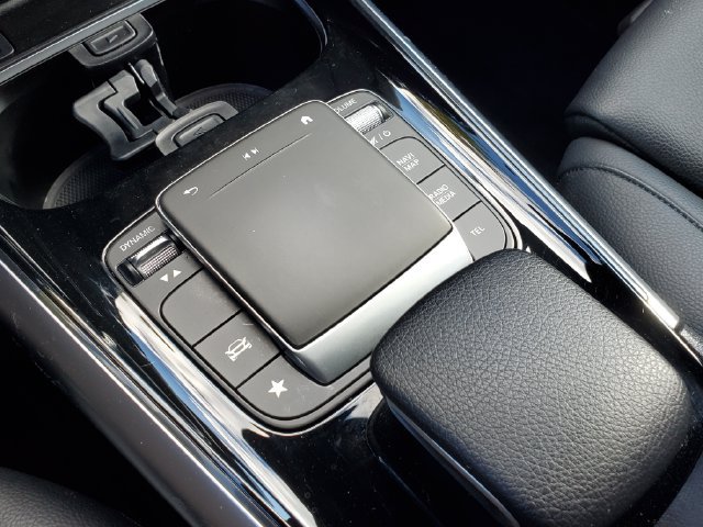 Used 2021 Mercedes-Benz GLA 250 4MATIC image 30