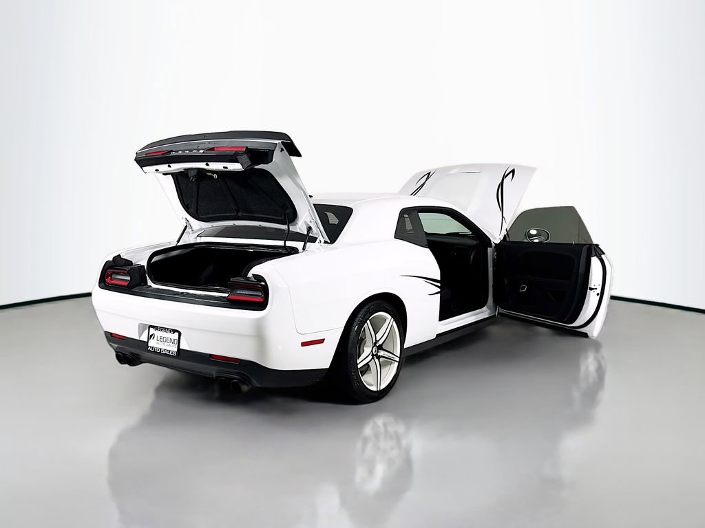 Used 2019 Dodge Challenger R/T w/ Driver Convenience Group image 22