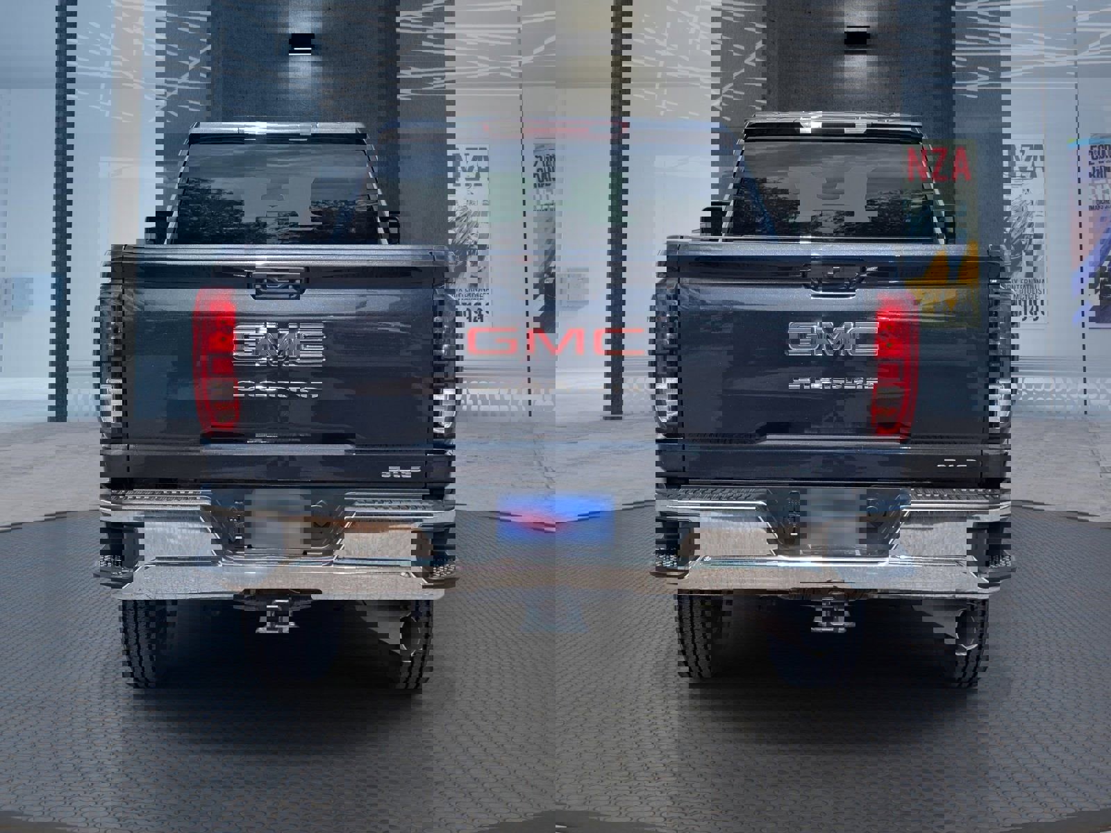 Used 2025 GMC Sierra 2500 SLE image 5