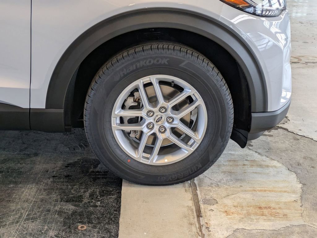 New 2026 Ford Explorer Active image 23