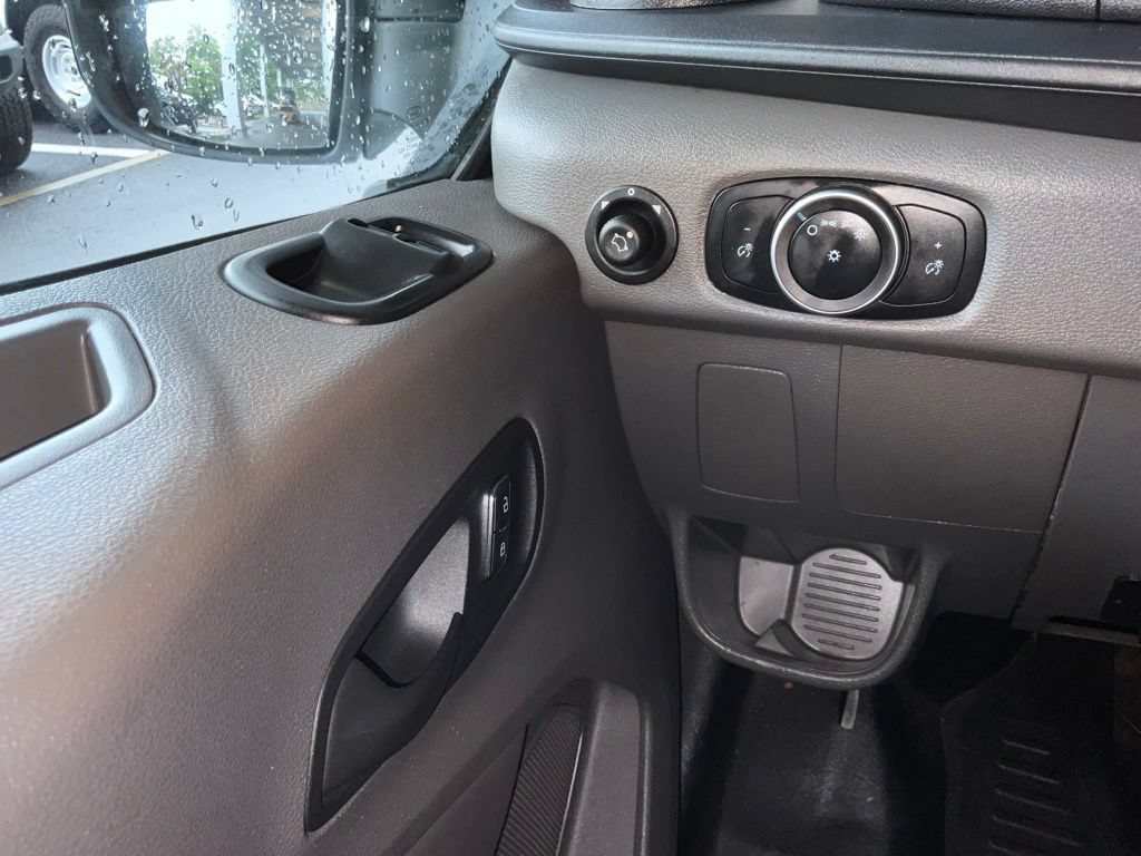 Used 2022 Ford Transit 350 DRW RWD image 18