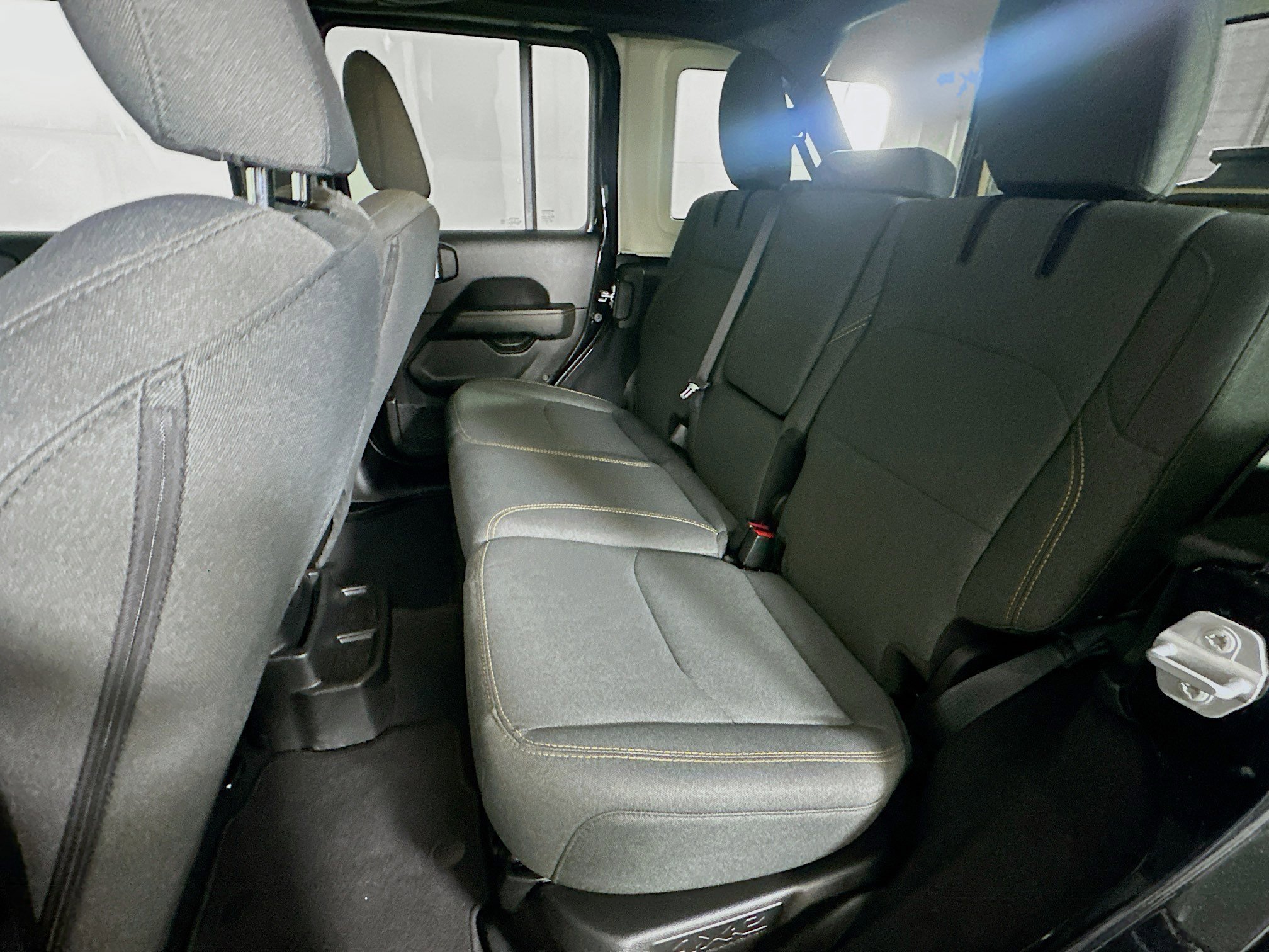 Used 2025 Jeep Wrangler Sahara image 25