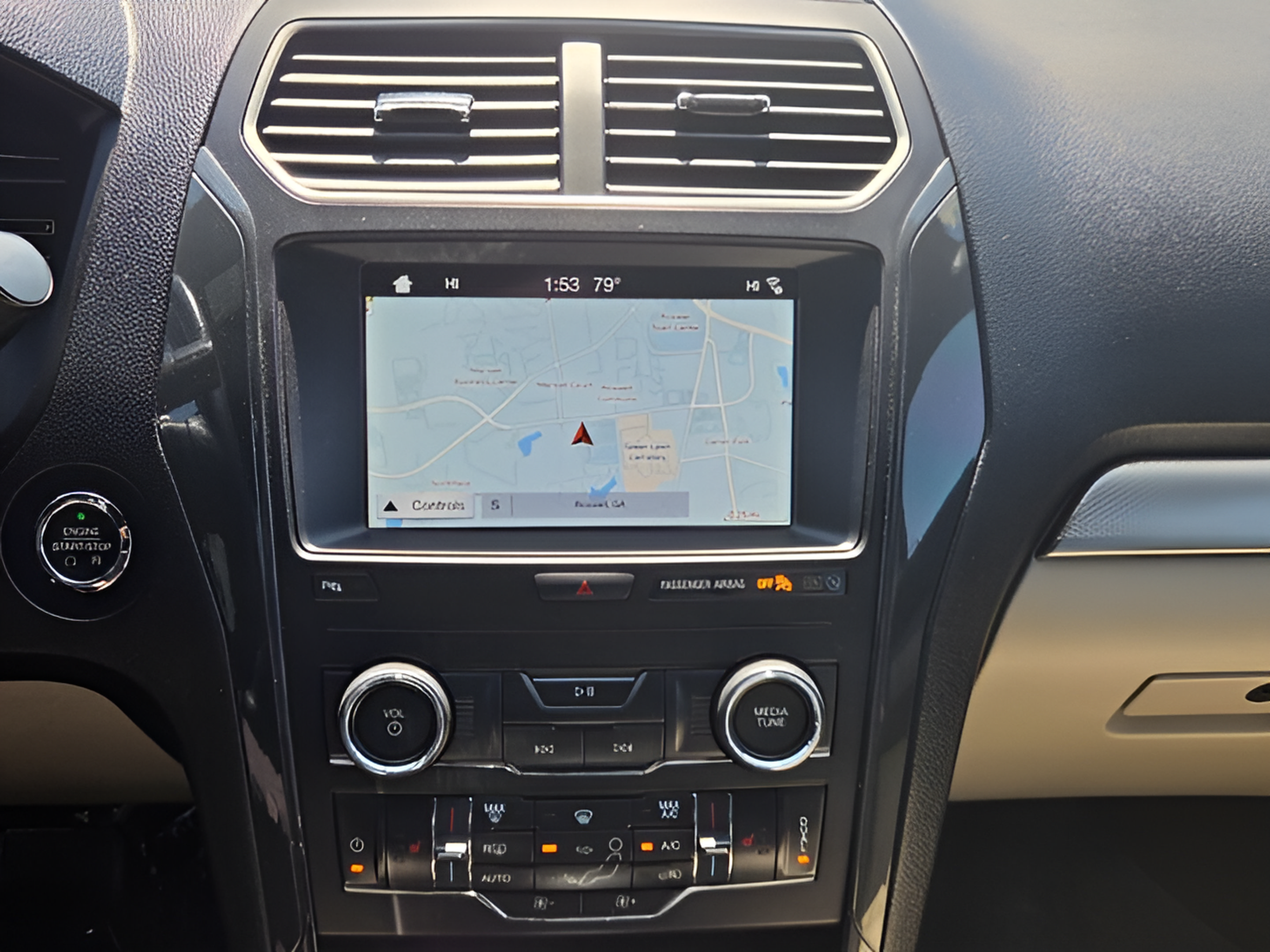 Used 2019 Ford Explorer XLT w/ Equipment Group 202A FWD image 17