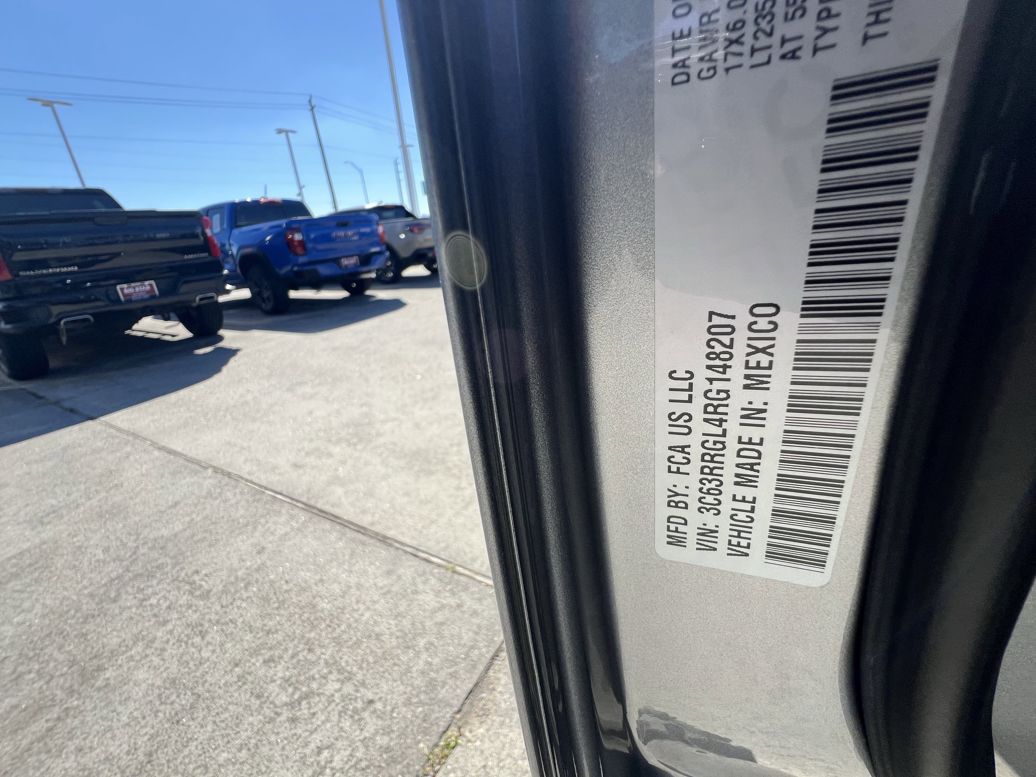 Used 2024 RAM 3500 Tradesman w/ Chrome Appearance Group image 32