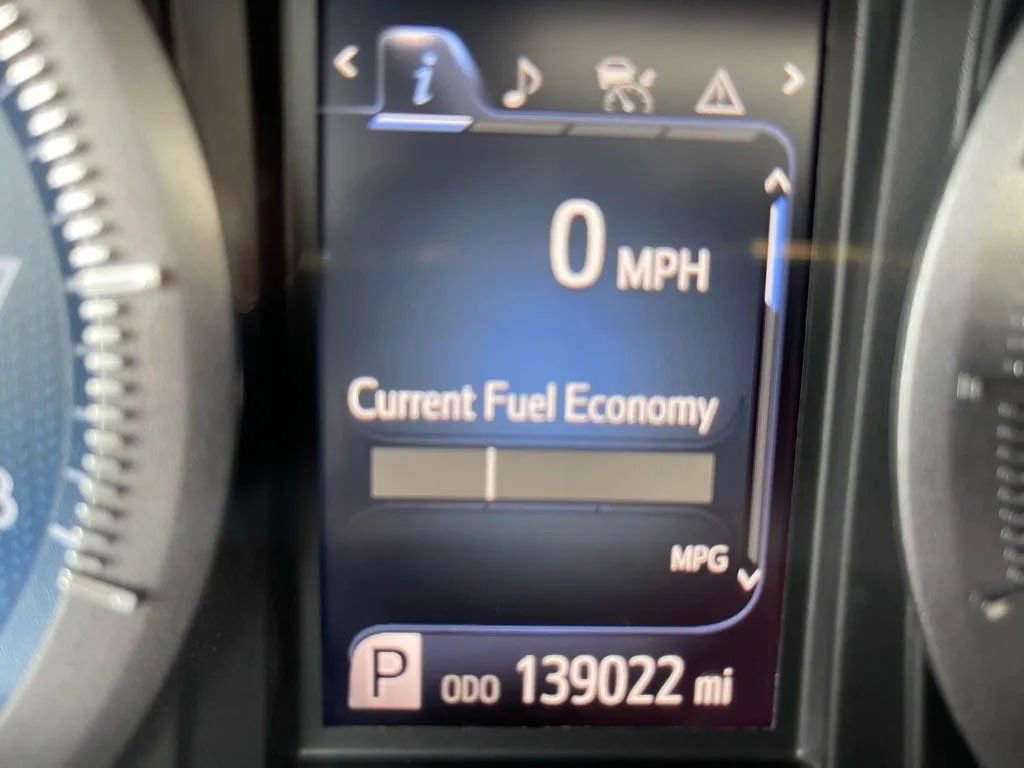 Used 2019 Toyota Sienna XLE image 24