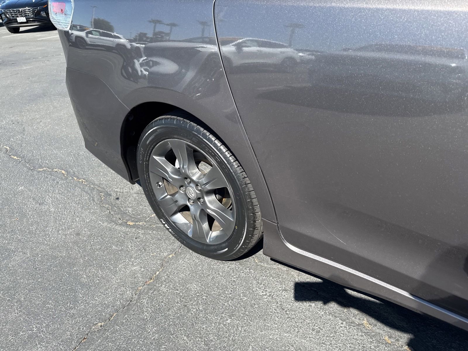 Used 2016 Toyota Sienna SE FWD image 21