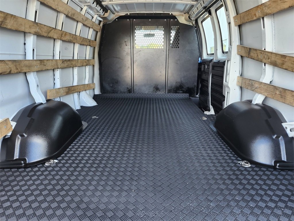 Used 2023 GMC Savana 2500 w/ Driver Convenience Package image 22