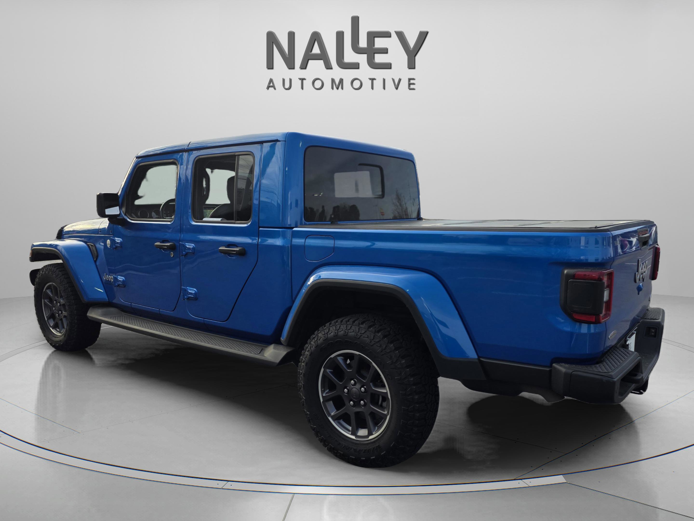 Used 2020 Jeep Gladiator Overland image 3