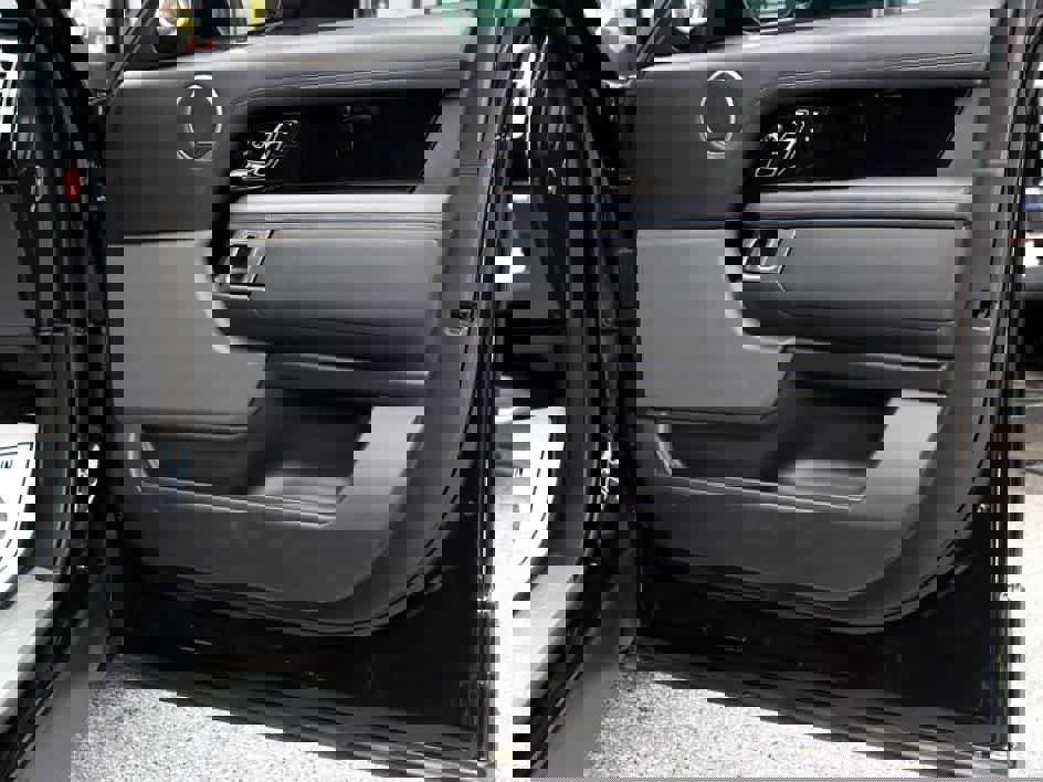 Used 2019 Land Rover Range Rover Supercharged image 32