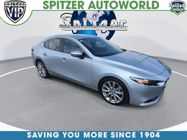 Used 2020 MAZDA MAZDA3 Sedan w/ Select Package FWD image 2