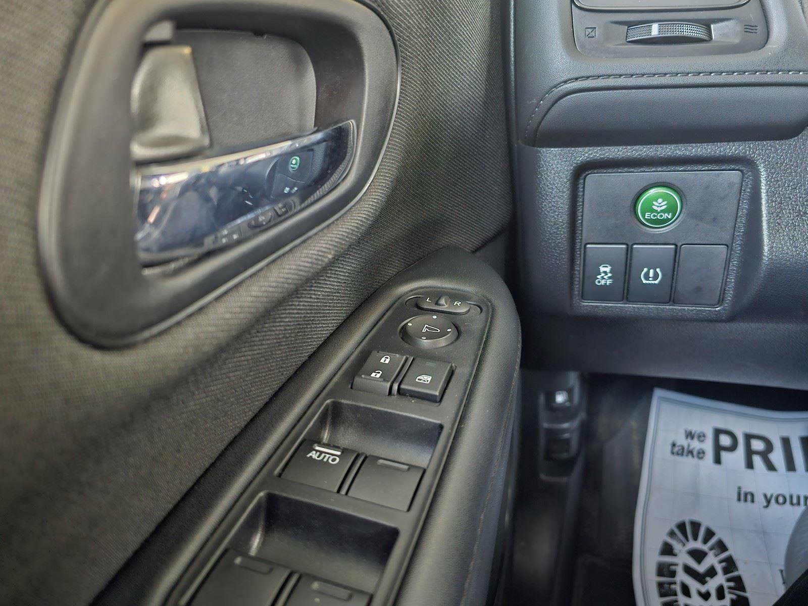 Used 2021 Honda HR-V Sport image 25