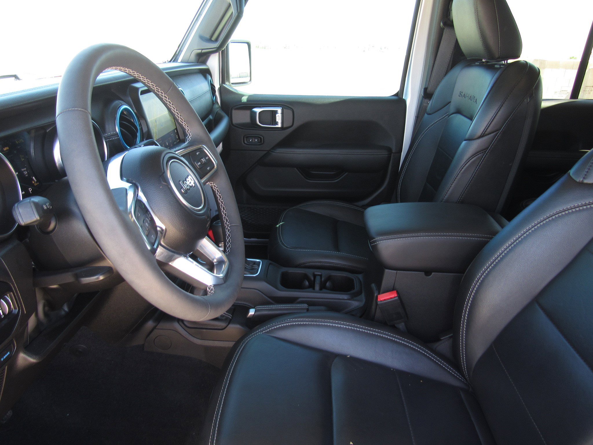 Used 2023 Jeep Wrangler Sahara w/ Cold Weather Group image 14