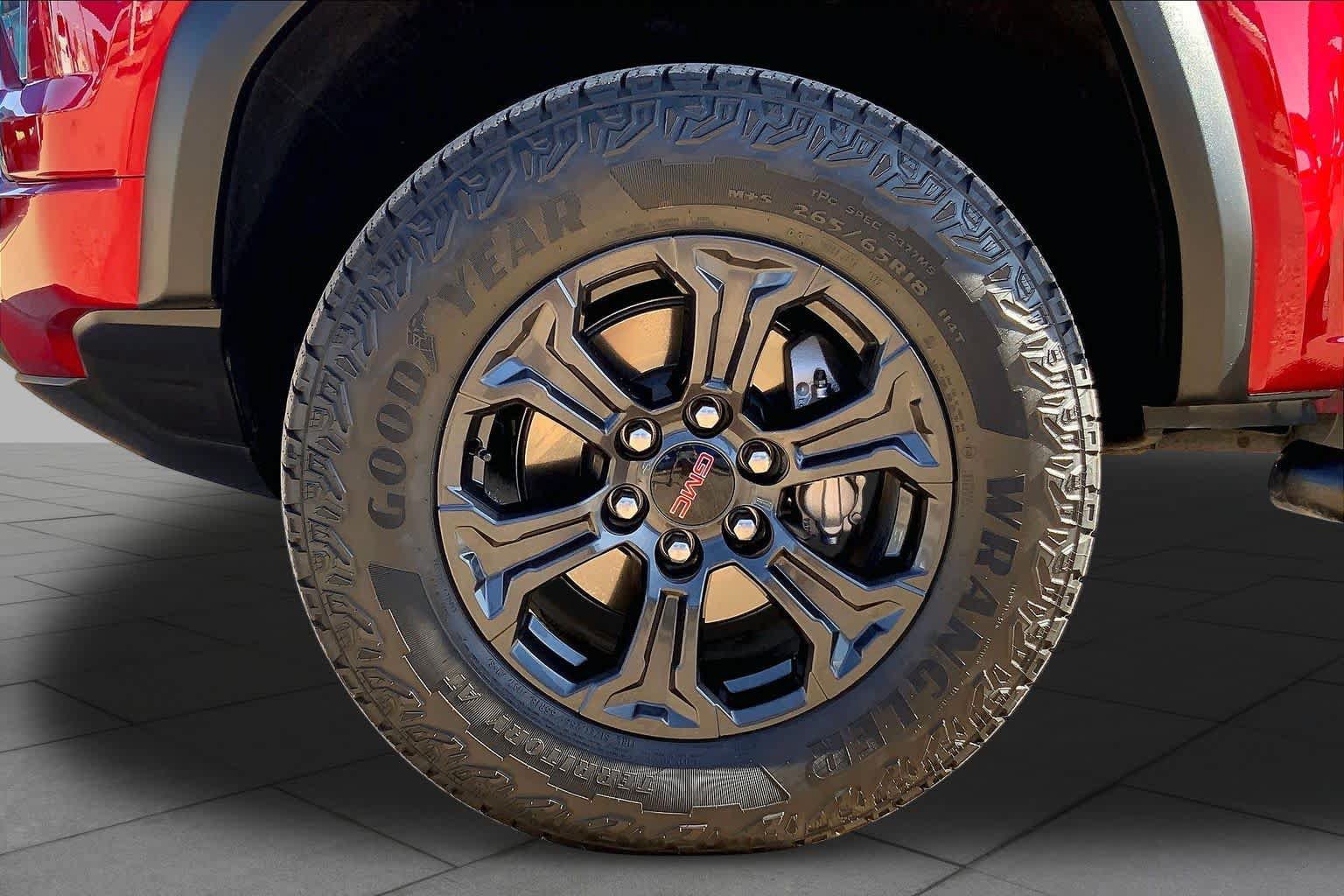 Used 2025 GMC Canyon Elevation w/ Convenience Package AWD/4WD image 11